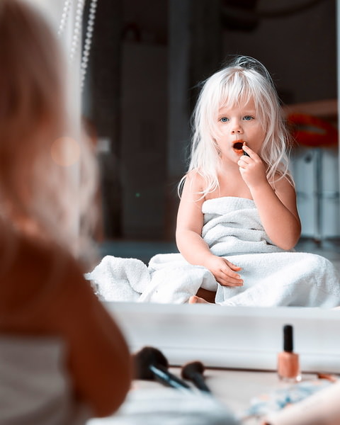Photograph Thierry Smets Comme Maman on One Eyeland