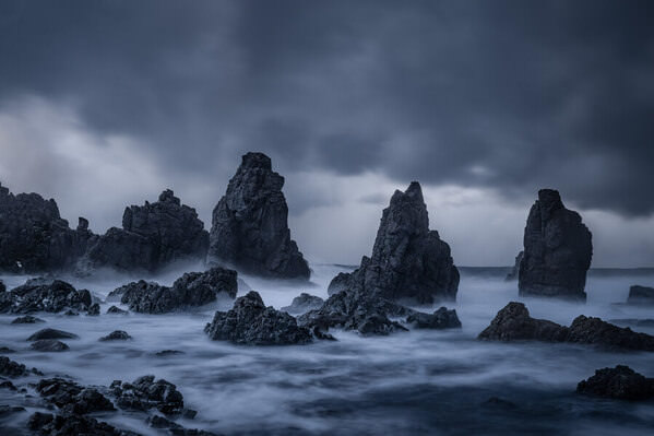 Photograph Hiroki Matsubara Rough Seascape on One Eyeland