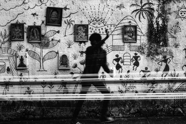 Photograph Tariqamin Mansuri People With Art on One Eyeland