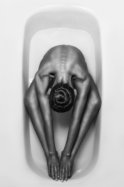 Photograph Leonardo Condor Bathtub on One Eyeland