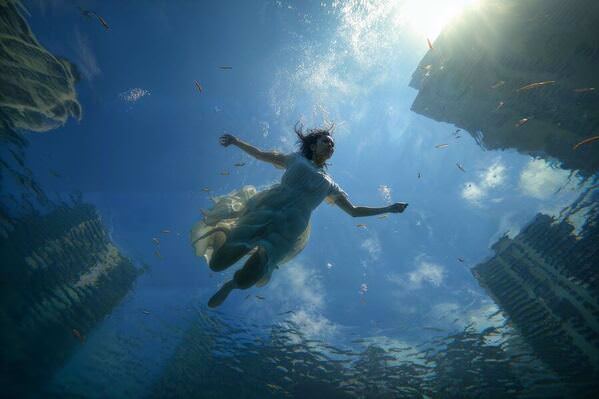Photograph David Aoki Urban Swimming on One Eyeland
