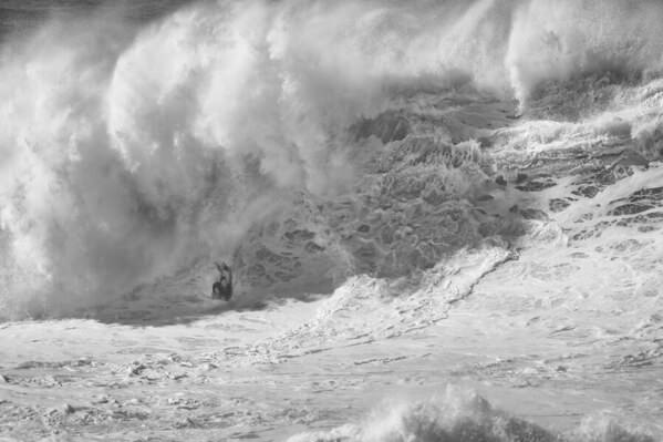 Photograph Steve Turner No Turning Back on One Eyeland