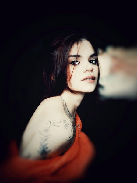Photograph Fittipaldi Irene Lady Red on One Eyeland