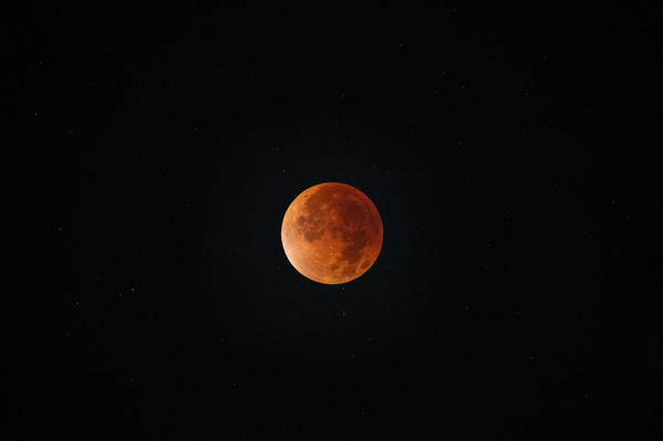 Photograph Mel Yukiina Total Lunar Eclipse on One Eyeland