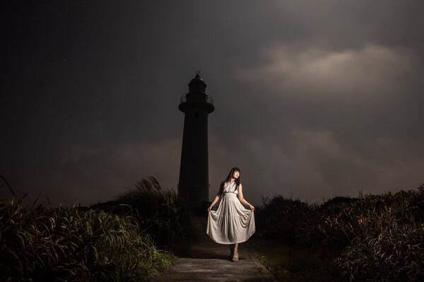 Photograph Yuta Suzuki Moon on One Eyeland