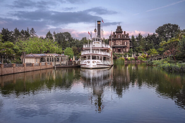 Photograph Taymuraz Gumerov Molly Brown on One Eyeland