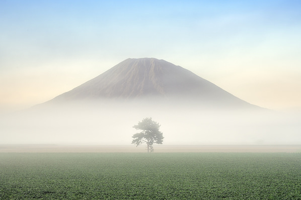 Photograph Yuusei Nagahata Morning Mist Clears on One Eyeland