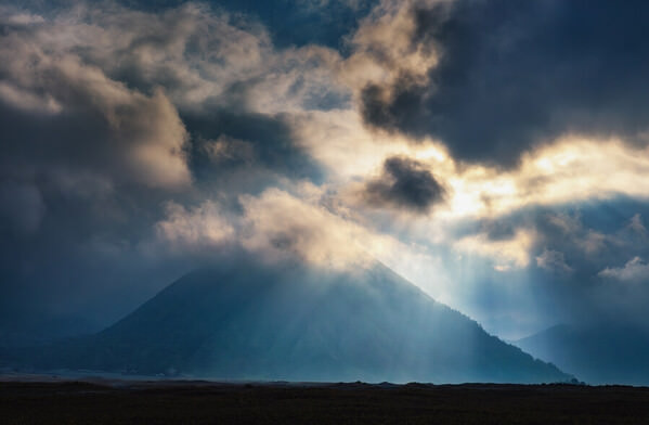 Photograph Aung Chan Thar Ray Light on One Eyeland