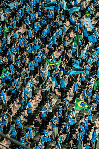 Photograph Mel Yukiina Audience Blue on One Eyeland