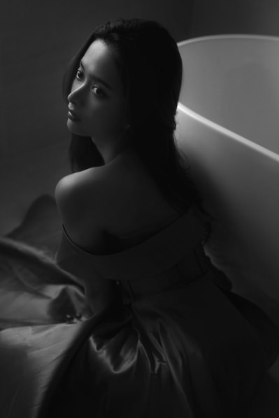 Photograph Setsuna Kurouzu Bath Room on One Eyeland