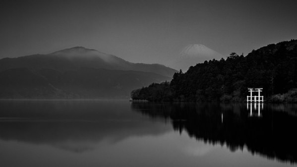 Photograph Tomoaki Katsuba Misty Dawn on One Eyeland