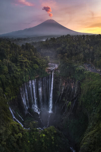 Photograph Hiroki Matsubara Tumpak Sewu Waterfalls on One Eyeland