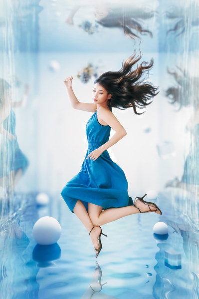 Photograph Takeborn Nikukyu Crystal Drift on One Eyeland