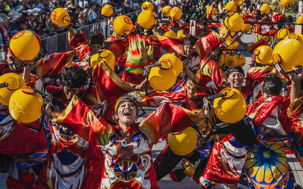 Photograph Mel Yukiina When Color Begins To Shout on One Eyeland