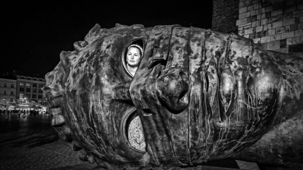 Photograph Alexsandr Vodolazskij A Look Into The Darkness on One Eyeland