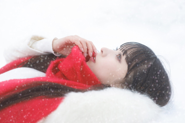 Photograph Setsuna Kurouzu Snow on One Eyeland
