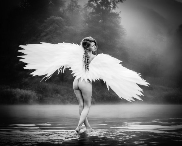 Photograph Thierry Smets Un Ange Passe on One Eyeland