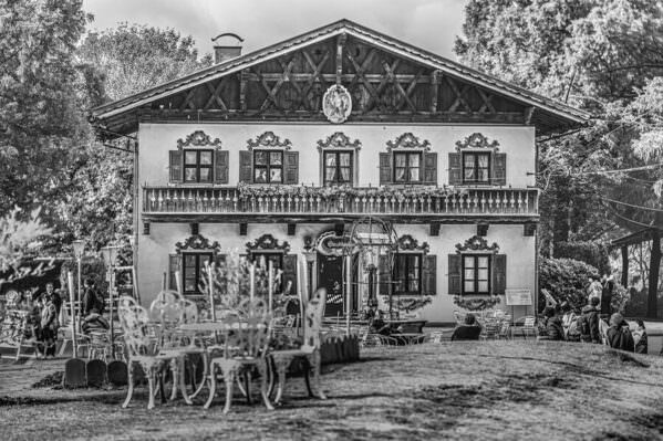 Photograph Mel Yukiina Frozen Hospitality on One Eyeland