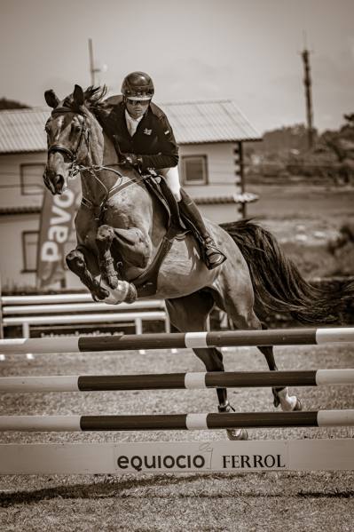 Photograph Ofe Barros Perfect Timing on One Eyeland