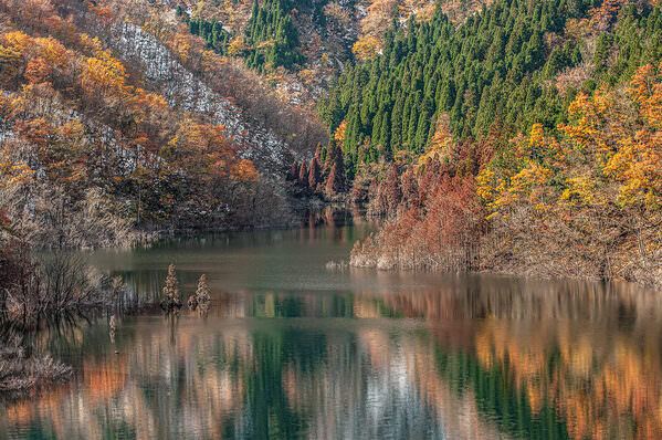 Photograph Mel Yukiina Silent Autumn Valley on One Eyeland