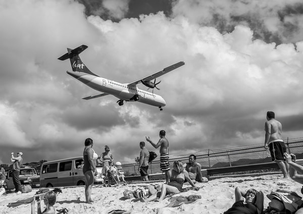 Photograph Taymuraz Gumerov Close Encounter on One Eyeland
