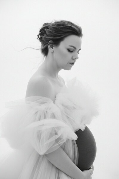 Photograph Elena Yamnyuk Pregnancy on One Eyeland