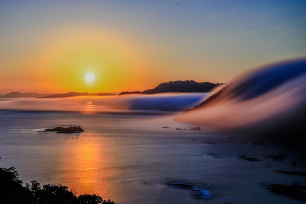 Photograph Kazuyuki Fukushima A Waterfall Of Clouds At Dawn on One Eyeland