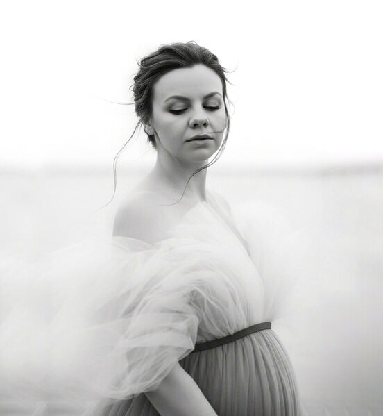 Photograph Elena Yamnyuk Pregnancy on One Eyeland