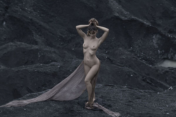 Photograph Claudio Pari A Beauty On The Rocks on One Eyeland