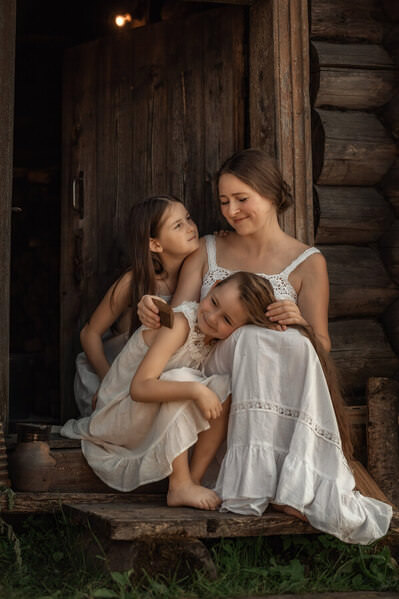 Photograph Irina Platonova Mother And Daughters on One Eyeland
