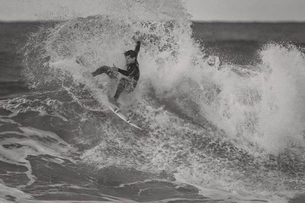 Photograph Steve Turner Carving It Up on One Eyeland