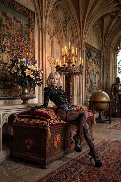 Photograph Strat Cast A Rest At The Royal Palace on One Eyeland