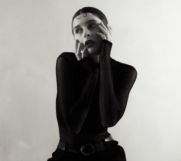 Photograph Peter Dolniak Femme Fatale 20 on One Eyeland
