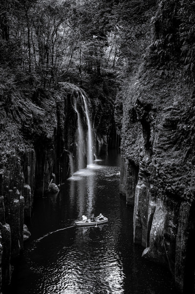 Photograph Aliace Uesan Fall And Boat on One Eyeland