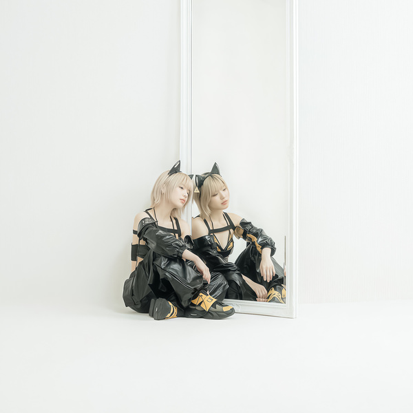 Photograph Ryohei Takagi Hollow on One Eyeland
