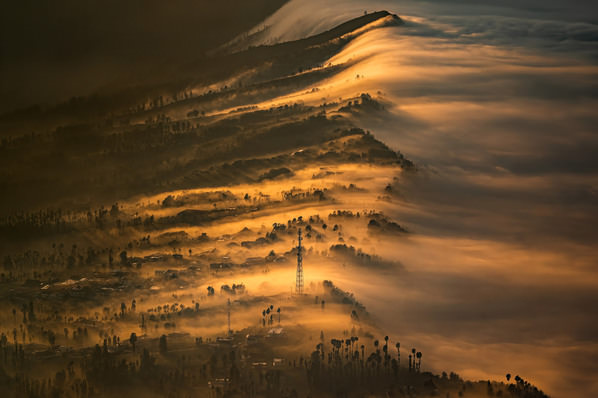 Photograph Ryuhei Suguri Where The Clouds Wander on One Eyeland