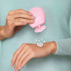 eos hand lotion splash-Natasha Nicholson-finalist-SPECIAL-Digitally Enhanced -859
