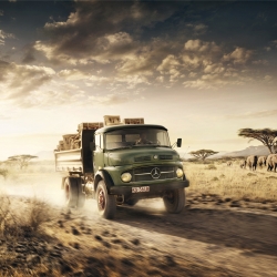Mercedes Benz vintage truck-Martijn Oort-finalist-ADVERTISING-Automotive -1129