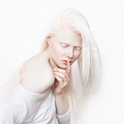 Pure silence of White-Tatsiana Tsyhanova-finalist-PEOPLE-Portrait -2861