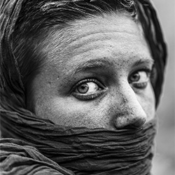 did i shot you or did you shot me-Salomé-Charlotte Camors-finalist-FINE ART-Portrait -3429