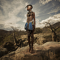 Himba-Chris Gordaneer-bronze-FINE ART-Portrait -3281