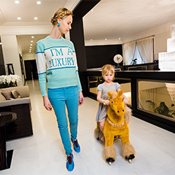 Generation Wealth-Lauren Greenfield-bronze-BOOK-Documentary -3342