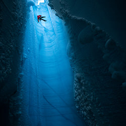 Into the Blue-Christian Pondella-bronze-SPORTS-Extreme Sports-3992