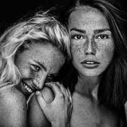 Freckles beauty-Martin Krystynek-bronze-ADVERTISING-Calendar -4605