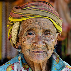 Woman from the Chin tribe-Johan Gerrits-finalist-PEOPLE-Portrait -5499