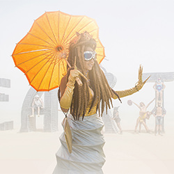 Burning Man-Derek McCoy-argento-EDITORIALE-Saggio fotografico / Feature Story -5783