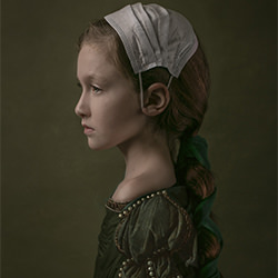 The girl of 2020-Kaat Stieber-silver-FINE ART-Portrait -5795