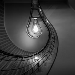 The Bulb Staircase-Marc Barthelemy-bronce-ARQUITECTURA-Edificios -5872