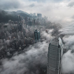 Mar de nubes en Hong Kong-Nicholas Fong-bronce-ARQUITECTURA-Paisajes Urbanos -6041