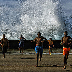 En un día de mar agitado-Viet Van Tran-finalista-PERSONAS-Niños -6747